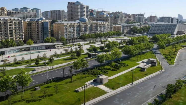 Bakının mərkəzində parkinqin qiyməti kəskin artdı - FOTO
