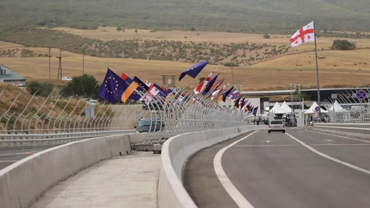 Gürcüstan-Ermənistan sərhədinə gedən yol bütün nəqliyyat vasitələri üçün bağlanıb