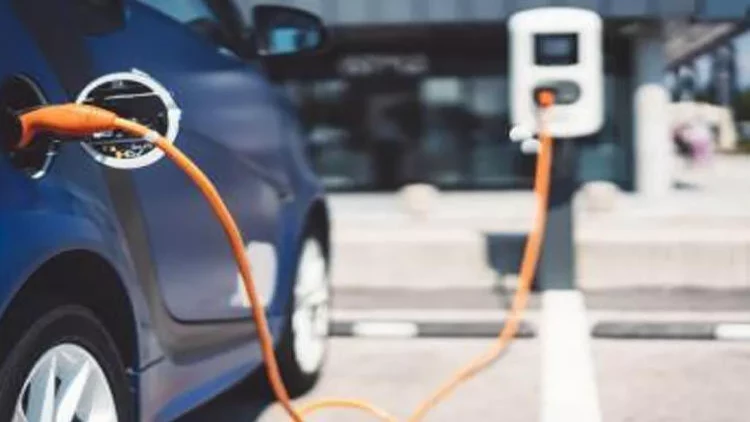 Elektromobillərə maraq durmadan artır: Bazara necə təsir göstərəcək?