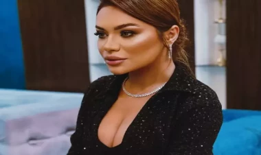 Türkandan dekolteli FOTOlar