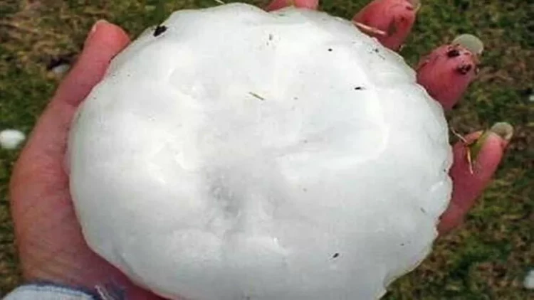 Bir qovun böyüklüyündə: bəşər tarixində ən böyük dolu nə vaxt yağıb?