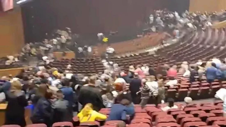 Hadisə yerində olan azərbaycanlı Asya: Röyanın konsertinin başlamasını gözləyirdik, zalda...