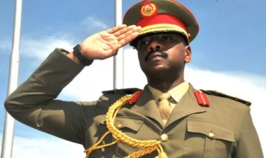 Oğlunu silahlı qüvvələrin ali baş komandanı təyin etdi