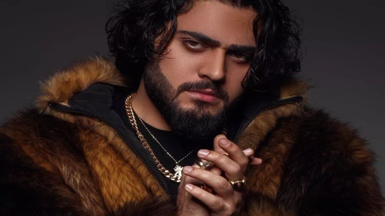 Azərbaycanlı müğənni izləyicilərinə ƏSƏBİLƏŞDİ - VİDEO