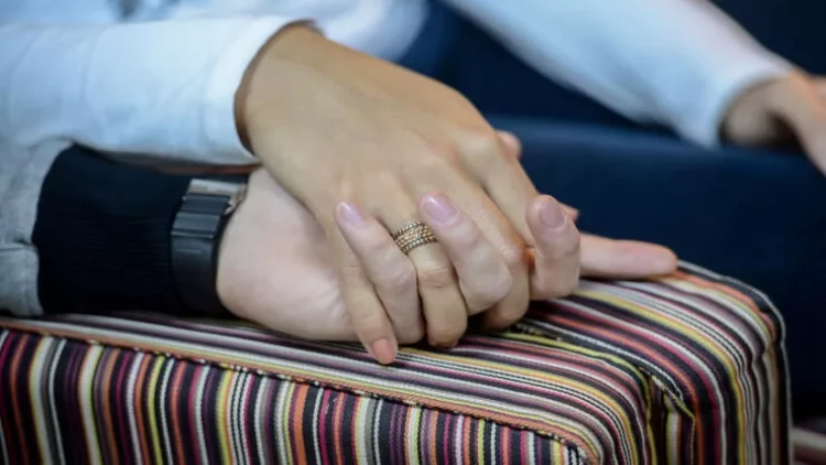 Toy günü ilk dəfə nişanlısını öpən bəy: 