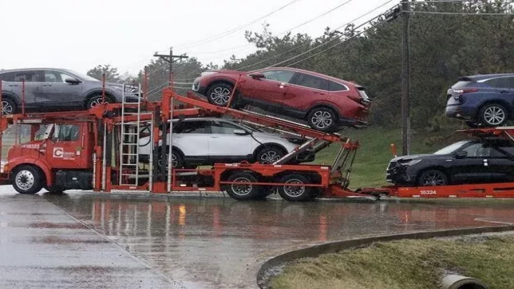 Azərbaycana gətirilən maşınların sayı azalıb, qiymət isə artdı