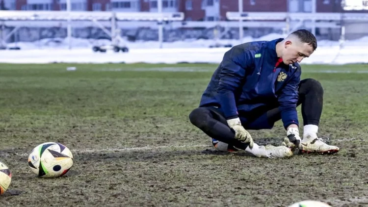 Andrey Lunyov papaqdan nə çıxarıb?