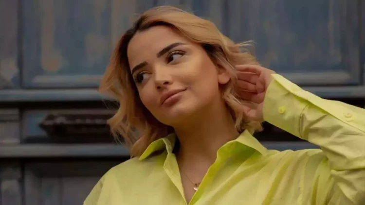 Aysel Həsəninin səhifəsi oğurlandı - FOTO