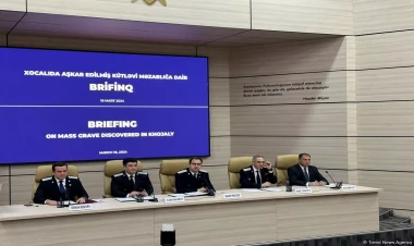 Xocalıda aşkarlanmış kütləvi məzarlıqla bağlı brifinq keçirilir - FOTO