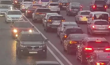 Bakının bir sıra yollarında nəqliyyat vasitələrinin hərəkəti çətinləşib