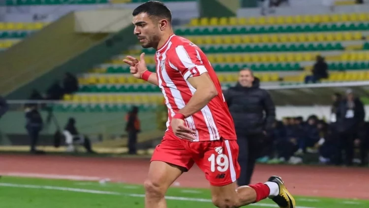 Vüsal 20 dəqiqə şans qazandı