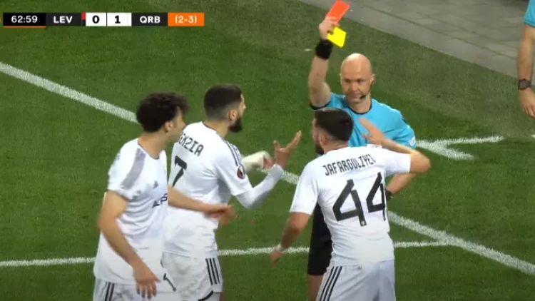 Qırmızı vərəqə yox idi, VAR-da oturanlar elə etdilər ki... - Beynəlxalq dərəcəli hakim