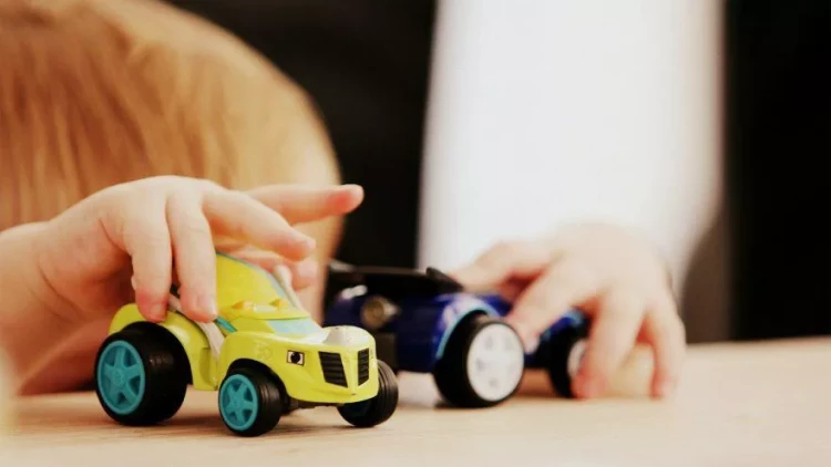 Bağçaya yoxlama gəldi: uşaqların ağzını lentlə bağladılar