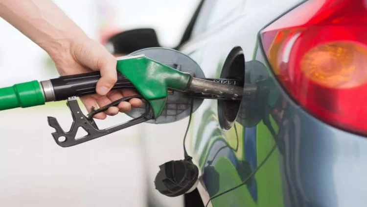 Azərbaycanda benzin istehsalı artıb - CƏDVƏL