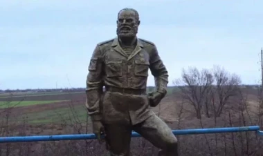 Allahverdi Bağırovun heykəli hazırlandı - VİDEO