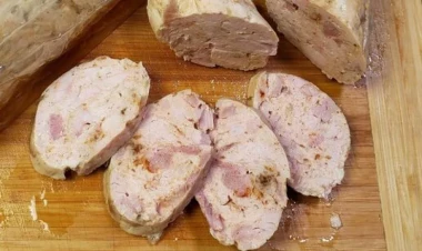 Evdə toyuq kolbasasının hazırlanması – Dadlı və ucuz