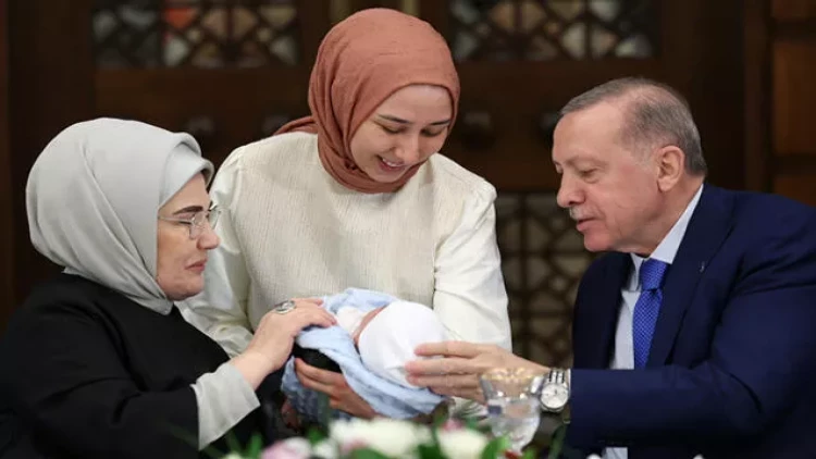 Ərdoğan bu il də ilk iftarı onlarla etdi - FOTOlar