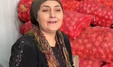 Bazarda işləyən müğənni:“Efirə çıxandan sonra işimi itirdim” - VİDEO - FOTO