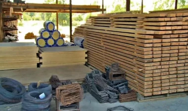 Rusiyada tikinti materialları olan anbarda güclü yanğın baş verdi - FOTOlar