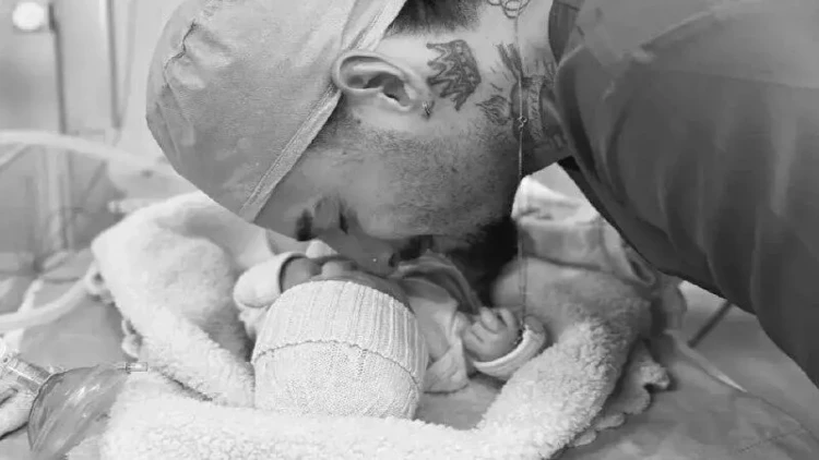 Dünya pop səhnəsinin ulduzu ata oldu - FOTOlar