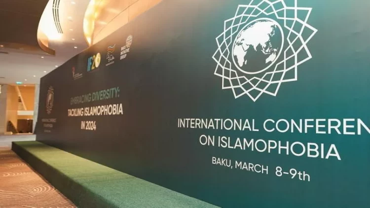 İslamofobiya ilə mübarizə üzrə beynəlxalq konfransın iştirakçıları Gövhər Ağa məscidini ziyarət ediblər - FOTO