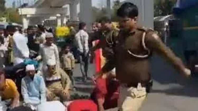 Hindistanda namaz qılan insanlara qarşı VƏHŞİLİK - FOTO