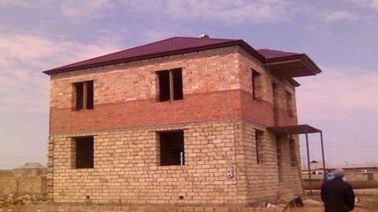 Haradan aşağı qiymətə torpaq sahəsi alıb ev tikdirmək olar? - VİDEO