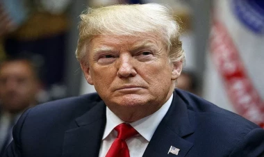 Co Ukraynanı Rusiyaya verdi, Putinin kuklasıdır - Tramp