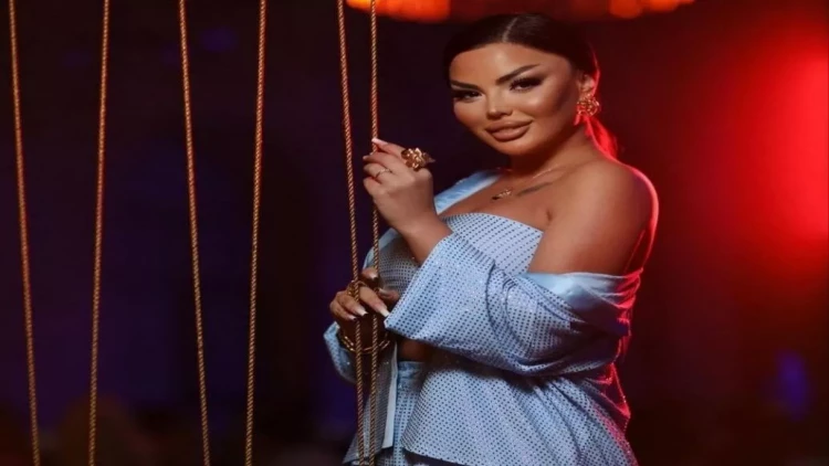 Sevgilisi azərbaycanlı müğənniyə lüks avtomobil HƏDİYYƏ ETDİ - VİDEO