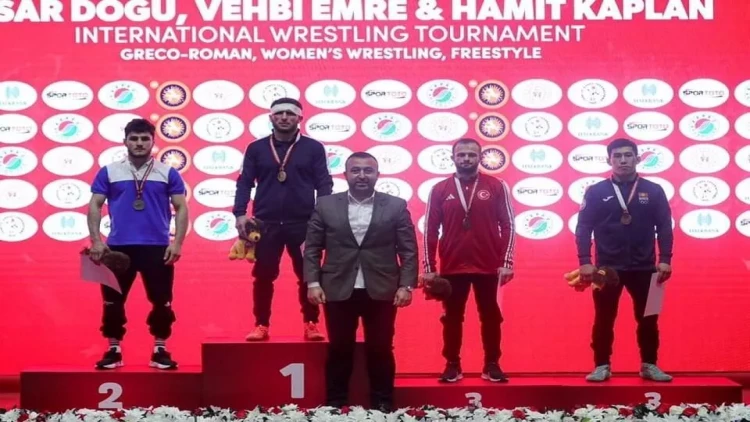 Güləşçilərimizdən ilk gündə 2 medal