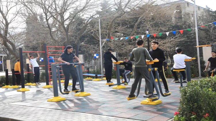 Nizami rayonunda növbəti həyət abadlaşdırılaraq sakinlərin istifadəsinə verilib - FOTO