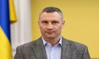 Kliçko Zelenskinin bu qərarını səhv adlandırdı