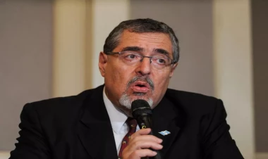 Bernardo Arevalo İlham Əliyevi təbrik edib