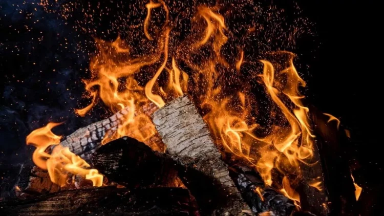 40 yaşlı kişi öz qaladığı tonqalda yanaraq öldü