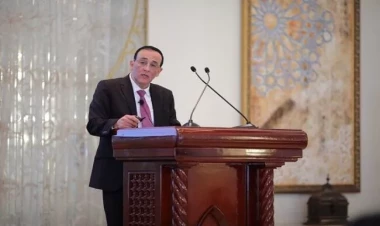 Nikol xəyanət edir və Qərbə yalvarır