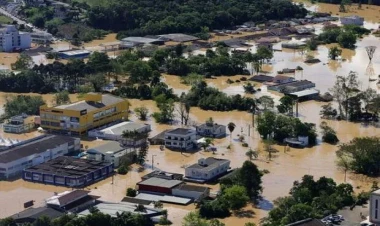 Güclü daşqınlar 13 min adama  ziyan vurdu