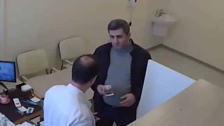 Narkoloji Mərkəzin baş direktorunun və müavininin saxlanılma ANI – VİDEO