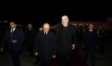 Albaniyanın Baş naziri Edi Rama Azərbaycana işgüzar səfərə gəlib - FOTO