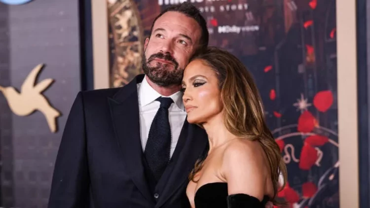 Məşhur aktrisa əri ilə münasibətlərindən danışıb ağladı - FOTO