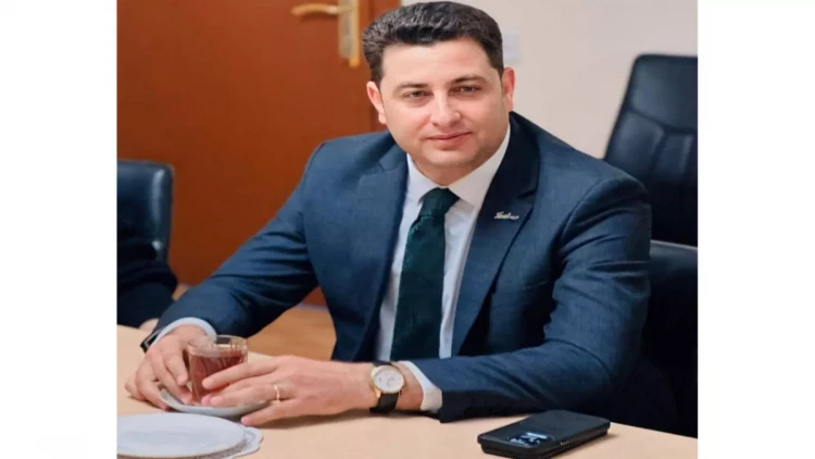 Fətəli Axundzadə işdən çıxarıldı