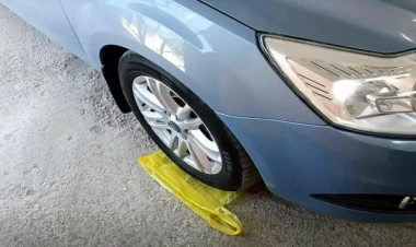 Avtomobilinizin təkərlərinin altına plastik torba qoyun – SƏBƏB