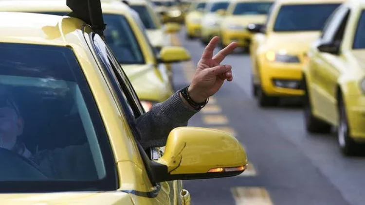 Afinada sürücülər tətil elan etdilər