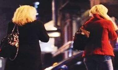 Qadınları evində müqavilə imzalatdıraraq fahişəliyə cəlb edən şirkət rəhbəri ilə bağlı QƏRAR