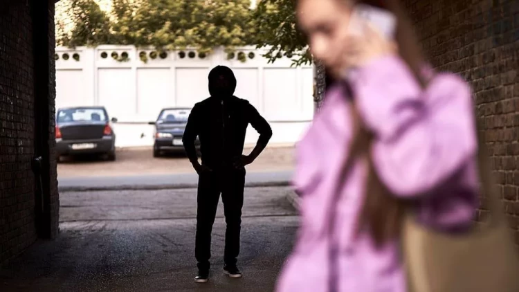 Kişini hamının gözü qarşısında döyüb küçədə sürüdülər: 