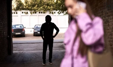 Kişini hamının gözü qarşısında döyüb küçədə sürüdülər: 