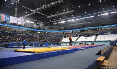 Dünya Kuboku: Fransadan olan gimnast tamblinq üzrə proqramda qızıl medal qazandı