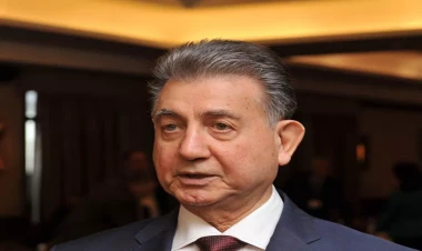 Prezident Akif Əli Zadəni təltif etdi