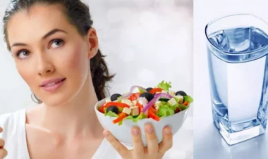 Yemək yeyərkən su içmək olarmı? - Həkimdən AÇIQLAMA