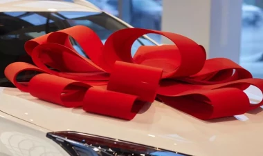 Bakıda qız sevgilisinin avtomobilini yararsız hala salıb? - FOTO