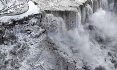 Dünyanın ən məşhur şəlaləsi dondu - FOTOlar